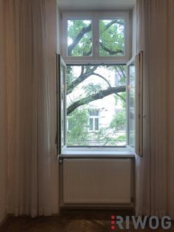 Stilaltbau im Servitenviertel !!! Ausblick in den ruhigen und begr�nten Innenhof !!!