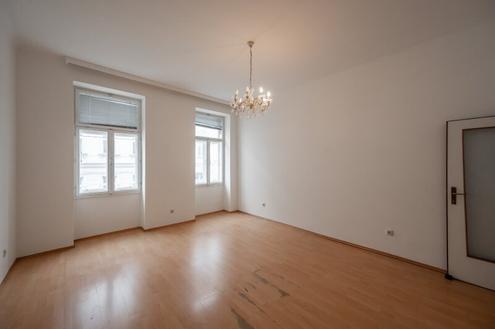 ++NEU++ sanierungsbedürftige 2-Zimmer Altbau-Wohnung! sehr guter Grundriss möglich!