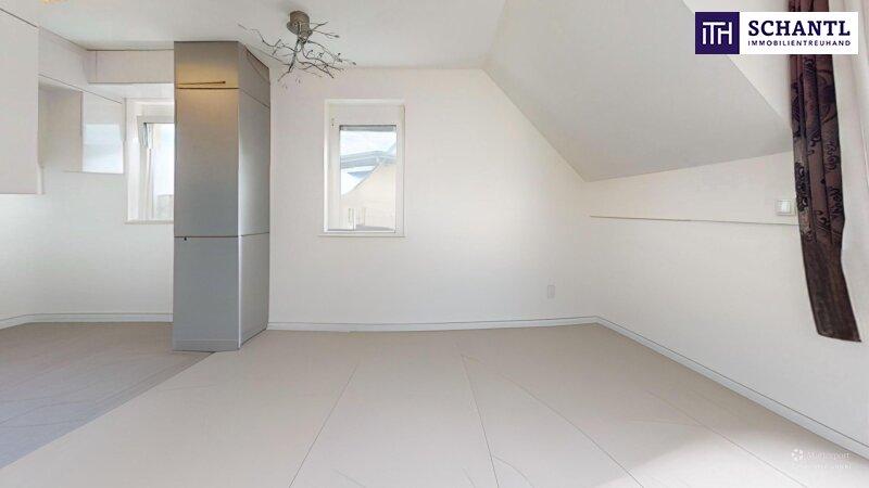 Wohn-Essbereich unm�bliert