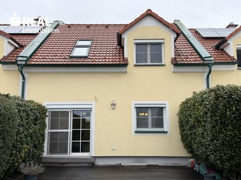 Familienfreundliches Reihenhaus mit Seeblick, Garten, Keller & Garage