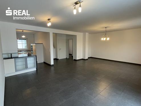 Familienfreundliches Reihenhaus mit Seeblick, Garten, Keller & Garage