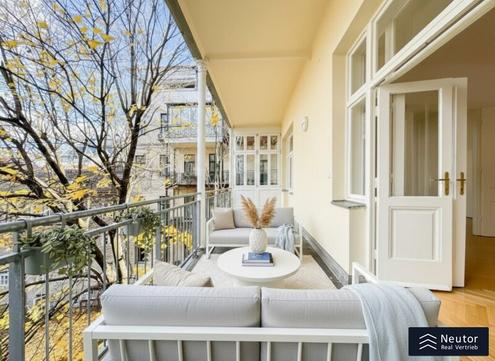 GRO�ER BALKON - WOHNJUWEL IN BESTER LAGE DES 8. BEZIRKS - STILVOLLE ALTBAUWOHNUNG - N�HE PIARISTENKIRCHE