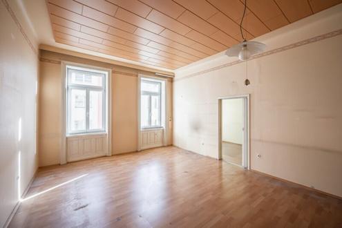 ++NEU++ 2-Zimmer Altbau-Wohnung (sanierungsbedürftig), in toller Lage
