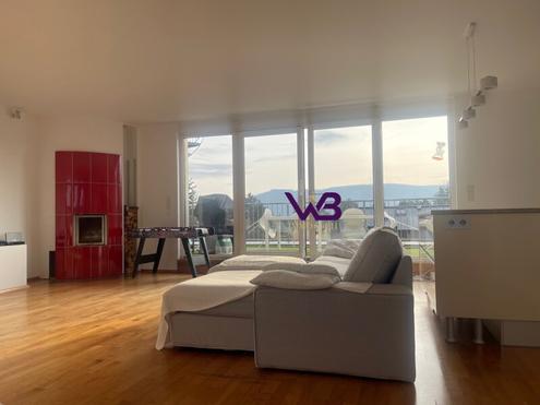 Spitzenpreis-Traumhafte DG-Wohnung, Zentrumsn�he, mit Freifl�chen, Dachgarten und KFZ Stellplatz.