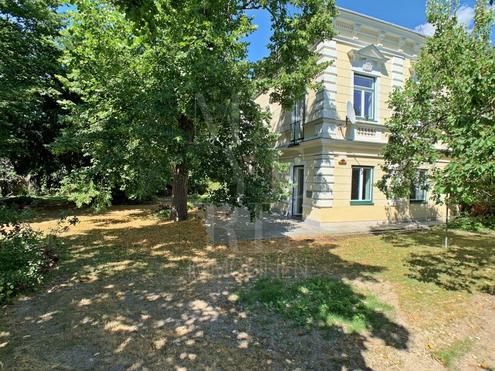 RENOVIERTE ALTBAU VILLA MIT IDYLLISCHEM GARTEN IN DER N�HE DER FUSSG�NGERZONE