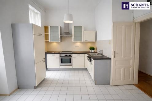 Gebraucht aber gut! 2,5-Zimmer im Altbau mit Balkon und ca. 30 m² Eigengarten. Schnell sein!