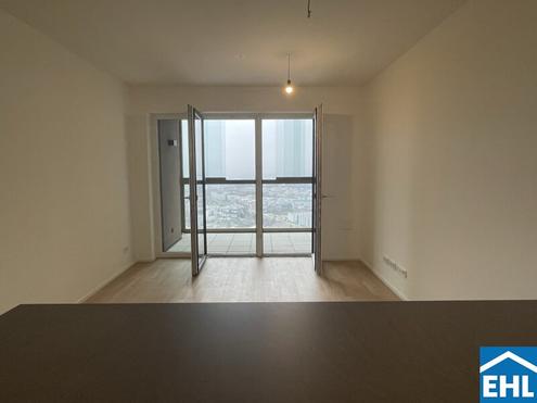 Ab 01.03 - 18.Stock-  2-Zimmer-Wohnung mit Loggia!