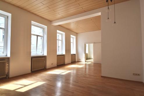 Sonnige Familienwohnung - gesamte Etage!