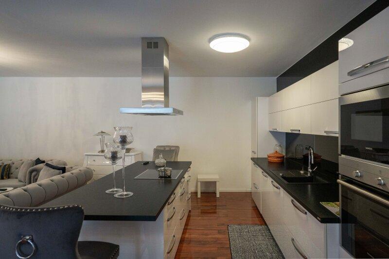 K�che mit Siemens Einbauger�ten