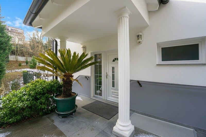 Eingang Mittelgescho�