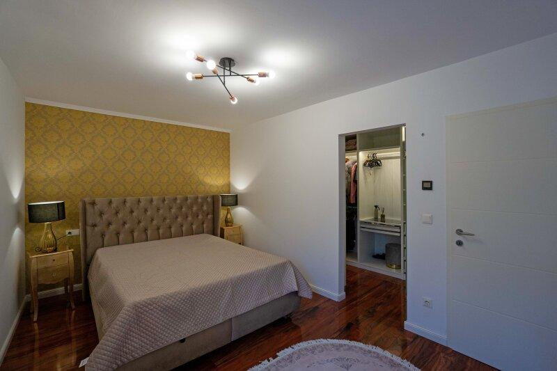 Zimmer 2 mit Schrankraum