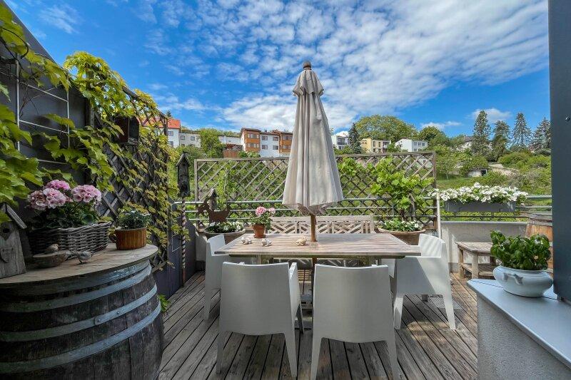 teilweise �berdachter Balkon