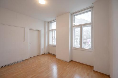 ++NEU++ Sanierungsbed�rftige 1,5-Zimmer Altbauwohnung, tolles Potenzial!