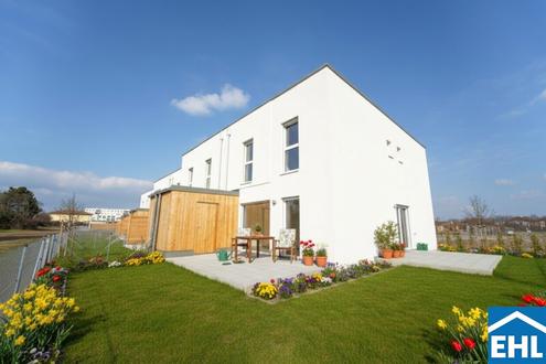 Familiengl�ck im Gr�nen - nachhaltige Reihenh�user am Kanal