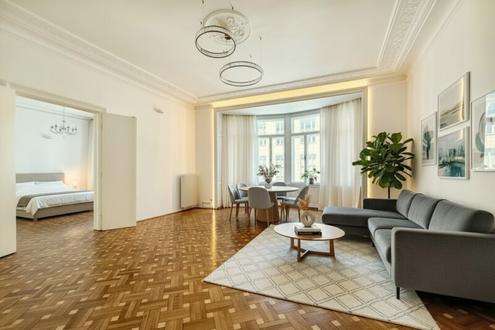 N�he Stadtpark: Gro�z�gige 137 m� Altbauwohnung mit kleinem Balkon