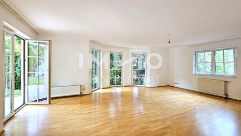 Lichtdurchflutetes, familienfreundliches  Traumhaus: 4 Schlafzimmer, Pool, Sauna und Gartenidylle