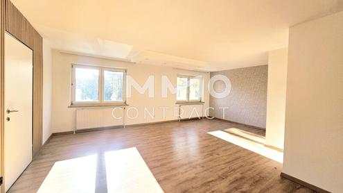Sonnige, sehr gro�e 4-Zimmer-Wohnung - zwei B�der, gro�e K�che - im Zentrum von Laxenburg