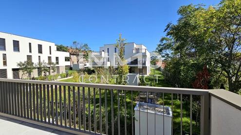 Provisionsfrei: Traumhafte, helle 4-Zimmer-Wohnung mit Balkon in charmanter Anlage