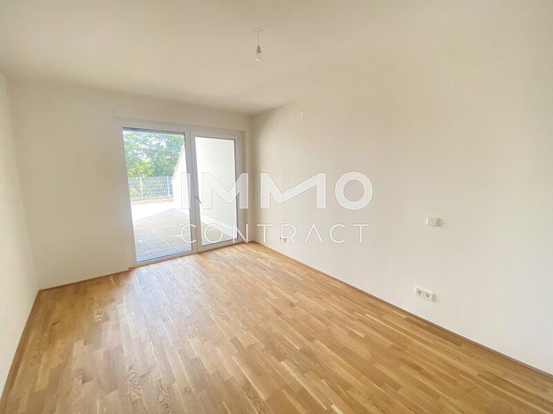 Schlafzimmer 2 mit Terrasse