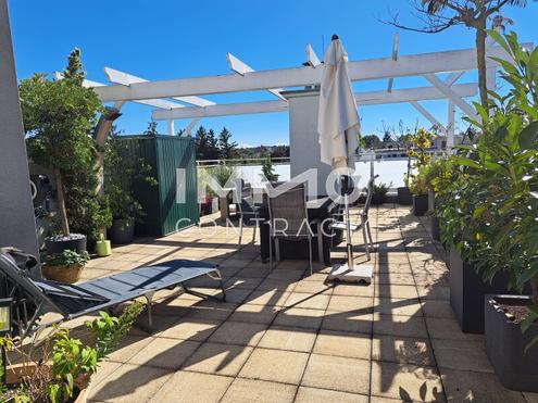 AU�ERGEW�HNLICHE DACHGESCHOSSWOHNUNG mit XL- Terrasse und XL Garagenplatz- Topzustand- Top Preis in 1130 Wien !