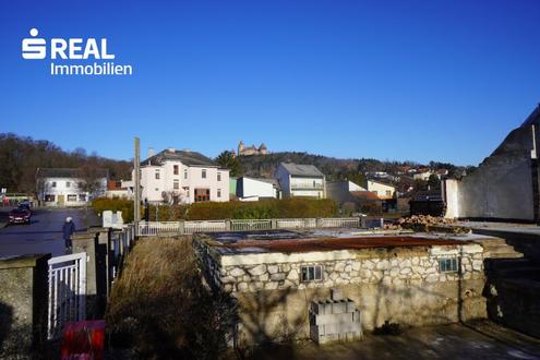 traumhaftes Baugrundst�ck f�r ein Doppelhaus oder Einfamilienhaus mit Blick auf die Burg Kreuzenstein!