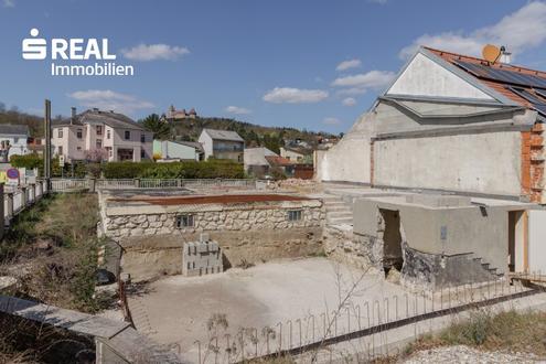 traumhaftes Baugrundst�ck f�r ein Doppelhaus oder Einfamilienhaus mit Blick auf die Burg Kreuzenstein!