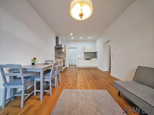 Helle, topsanierte 3-Zimmerwohnung im Zentrum | Einbauk�che | optionaler KFZ-Stellplatz