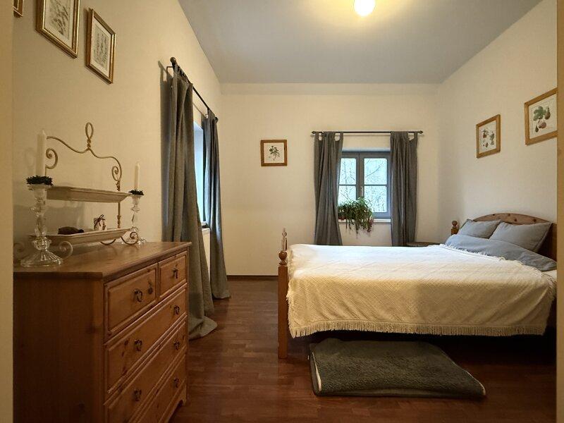 Schlafzimmer 1