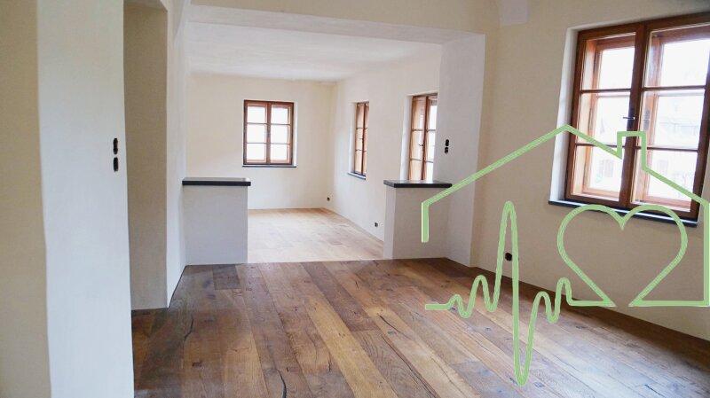 Gro�z�gige, helle Familienwohnung mit Panoramablick