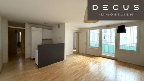 /  ZIMMER  / U-BAHN NÄHE / VERFÜGBAR AB SOFORT / INNENHOFSEITIG AUSGERICHTET