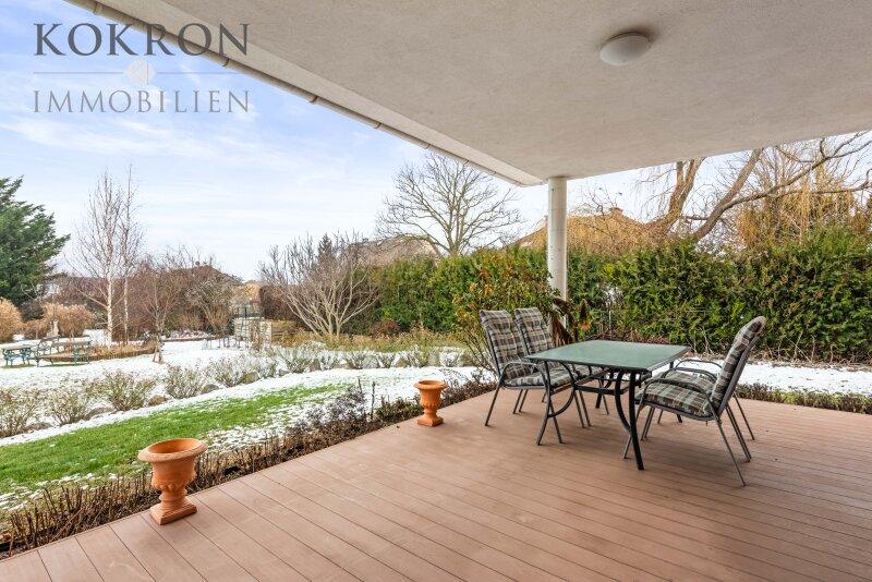 �berdachte Garten-Terrasse