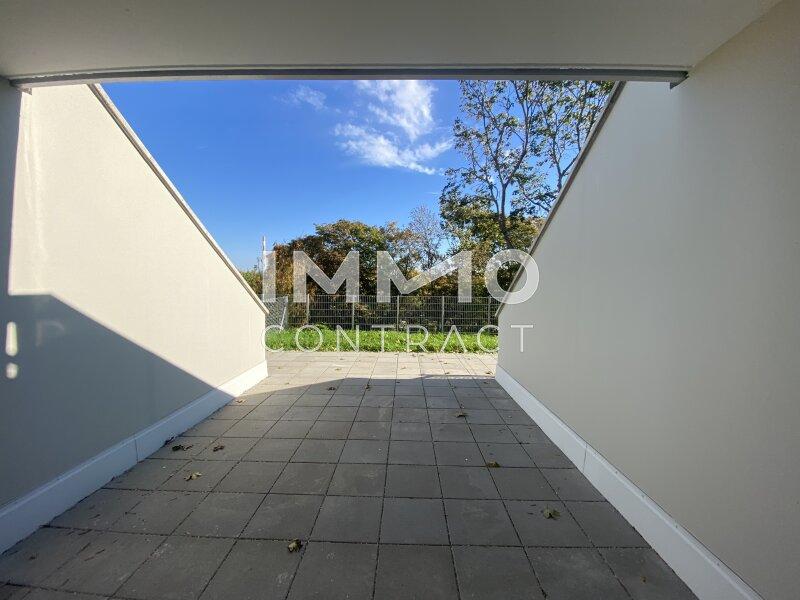 Terrasse auf Gartenebene