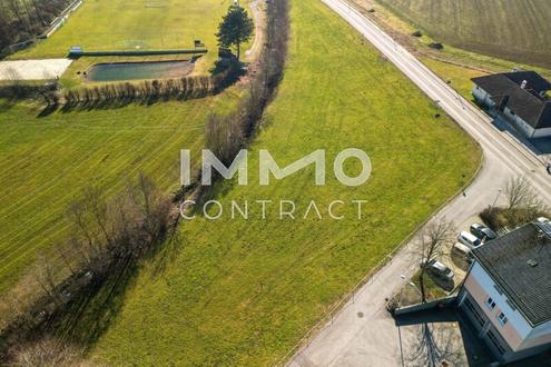 Gro�es Grundst�ck mit verschiedenen Nutzungsm�glichkeiten