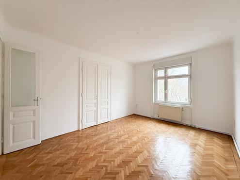 2-Zimmer Altbauwohnung mit Potenzial zu verkaufen