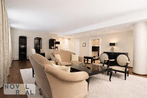 Private Luxury Living - Exklusive Wohnung im 5-Sterne-Hotel am Stadtpark