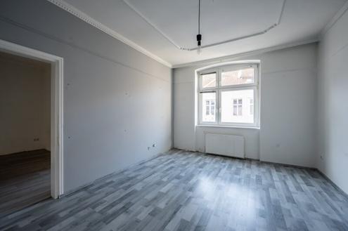 ++NEU++ Sanierungsbed�rftige 2-Zimmer Altbau-Wohnung, viel Potenzial!