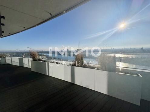Au�ergew�hnlicher Balkon, Sonne fast den ganzen Tag, Ausblick wohin das Auge reicht: Neubau Erstbezug DANUBEFLATS