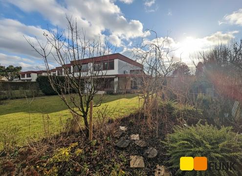 Platz f�r die ganze Familie: Reihenhaus mit gro�em Garten