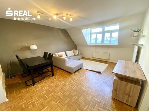 Nähe Schlossquadrat, Entzückende 2 Zimmerwohnung