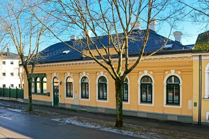 Stra�enseitige Fassade