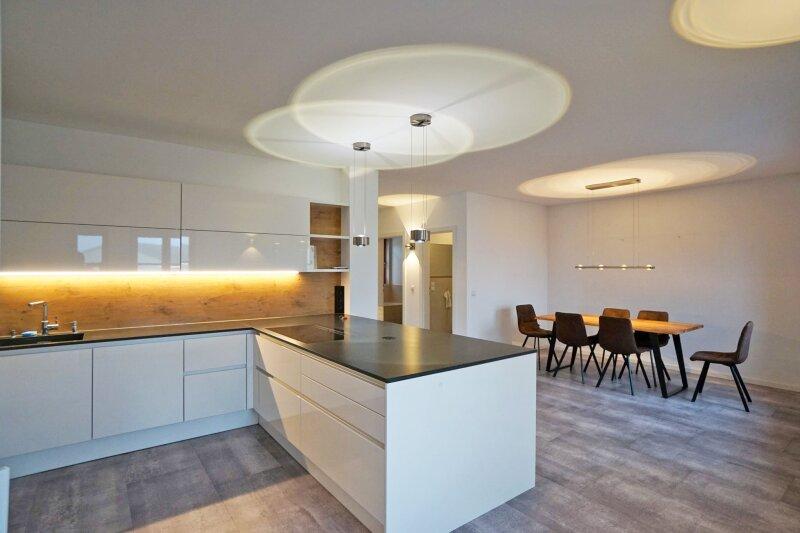 K�che mit Essbereich