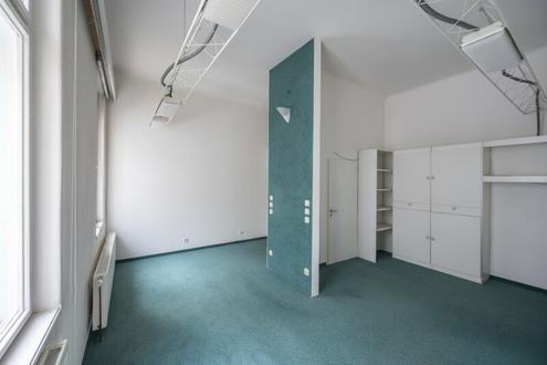 ++Mantler++ sanierungsbed�rftige 1-Zimmerwohnung in toller Lage!