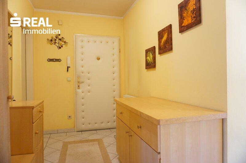 Gro�z�giger Vorraum