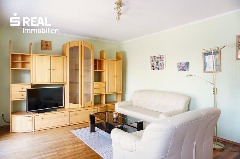 lichtdurchfluteter Wohnbereich