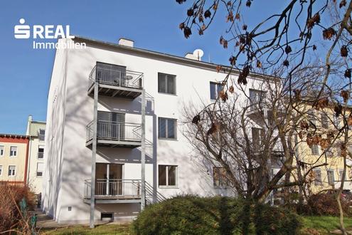 Renovierte 3 Zimmer Mietwohnung mit Balkon in saniertem Wohnhaus im Stadtzentrum!