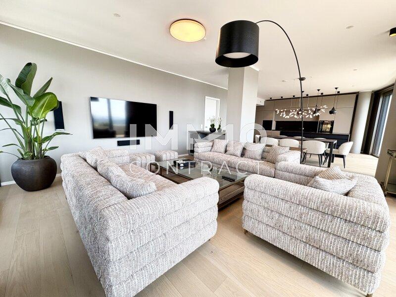 Gem�tlicher, lichtdurchfluteter Wohnbereich mit Soundsystem