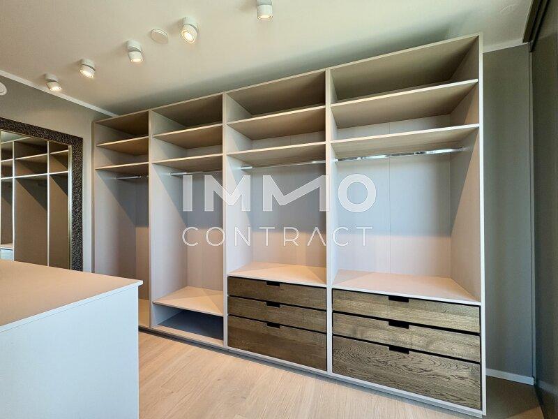 Schrankraum ensuite des Master-Bedrooms