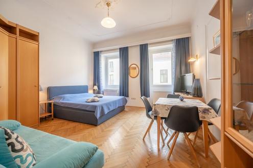 Top Lage - Helle 34m2 Altbauwohnung - Perfekter Grundriss