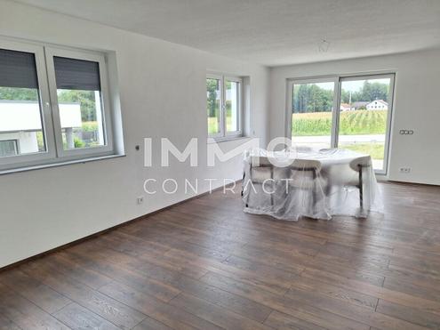 ERSTBEZUG & SOFORT VERF�GBAR - elegante Doppelhaush�lfte mit Garten und Garage