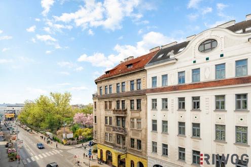 3 Zimmer // BALKON MÖGLICH // komplett sanierungsbedürftig // 2. Stockwerk (Top 12+13)